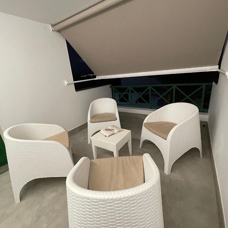 Izaro Apartamento Atico De Lujo Cerca De Playa Dorada Playa Blanca  Exteriör bild