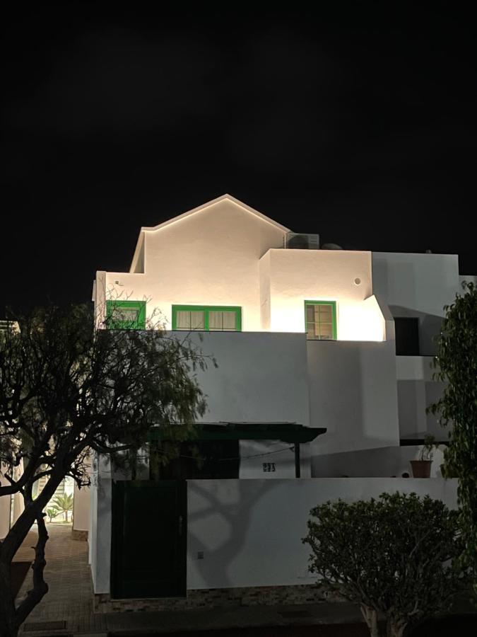 Izaro Apartamento Atico De Lujo Cerca De Playa Dorada Playa Blanca  Exteriör bild