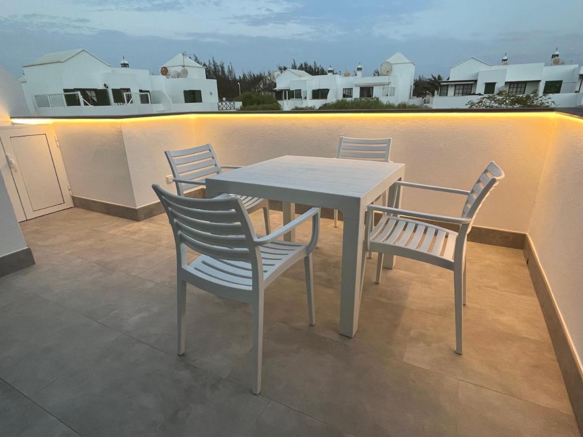 Izaro Apartamento Atico De Lujo Cerca De Playa Dorada Playa Blanca  Exteriör bild