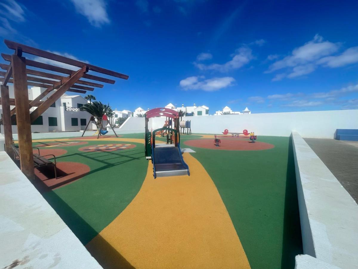 Izaro Apartamento Atico De Lujo Cerca De Playa Dorada Playa Blanca  Exteriör bild