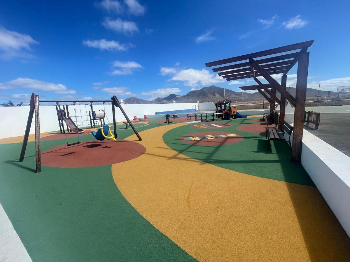 Izaro Apartamento Atico De Lujo Cerca De Playa Dorada Playa Blanca  Exteriör bild