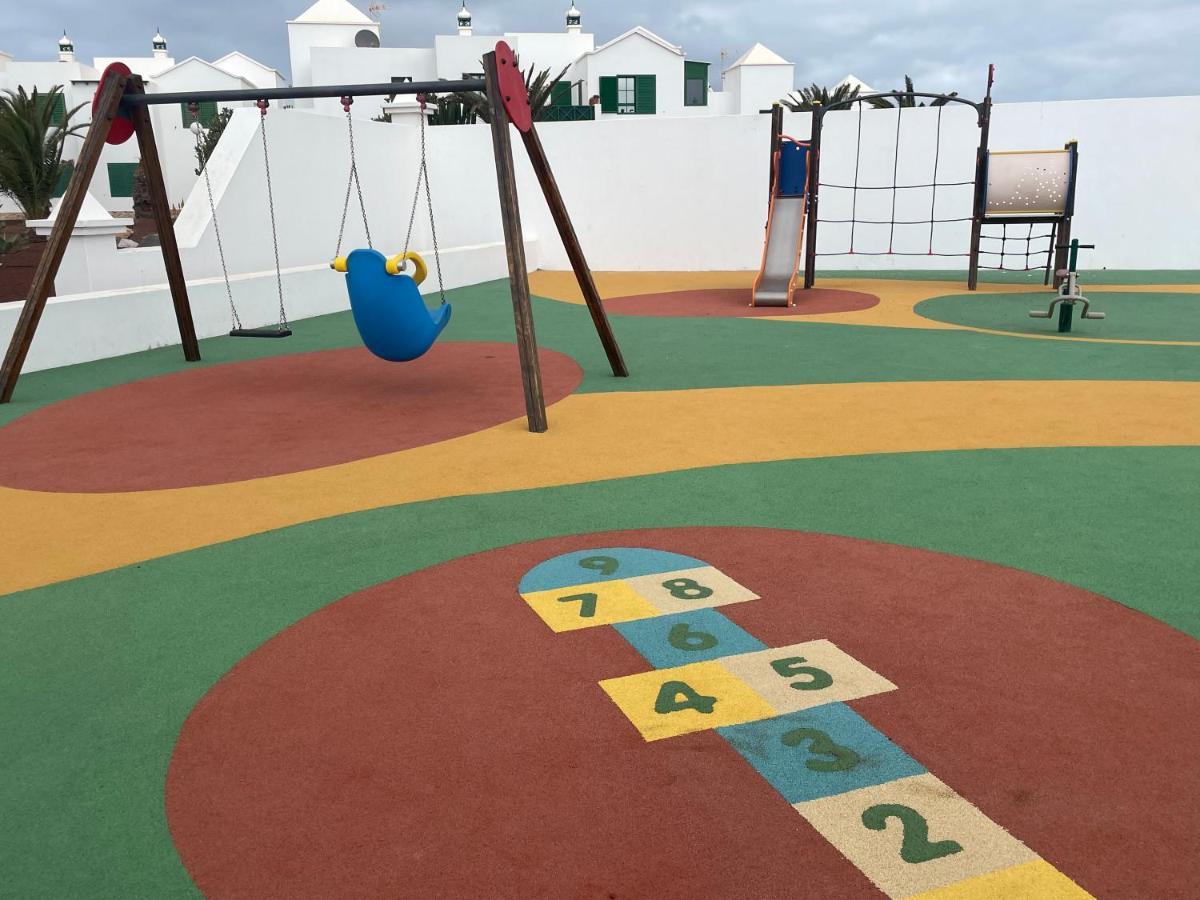 Izaro Apartamento Atico De Lujo Cerca De Playa Dorada Playa Blanca  Exteriör bild