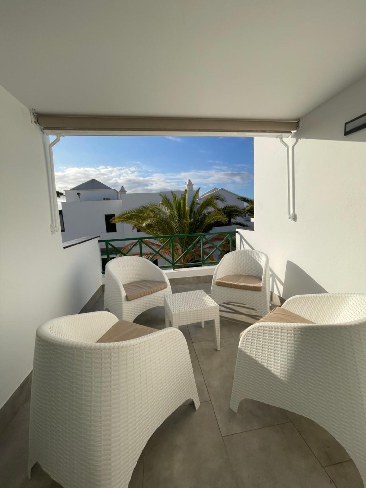 Izaro Apartamento Atico De Lujo Cerca De Playa Dorada Playa Blanca  Exteriör bild